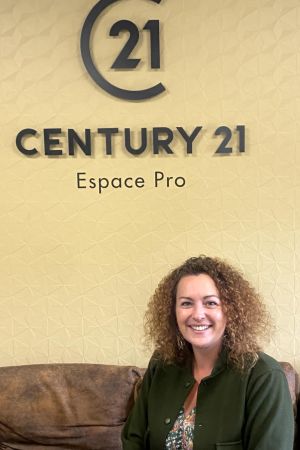 Sandra Mekshi Conseillère en fonds de commerce. Secteur Côte Fleurie